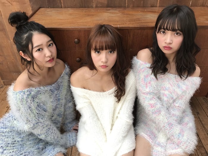 (左から)内村莉彩、浅川梨奈、渡邉幸愛(写真提供:avex)