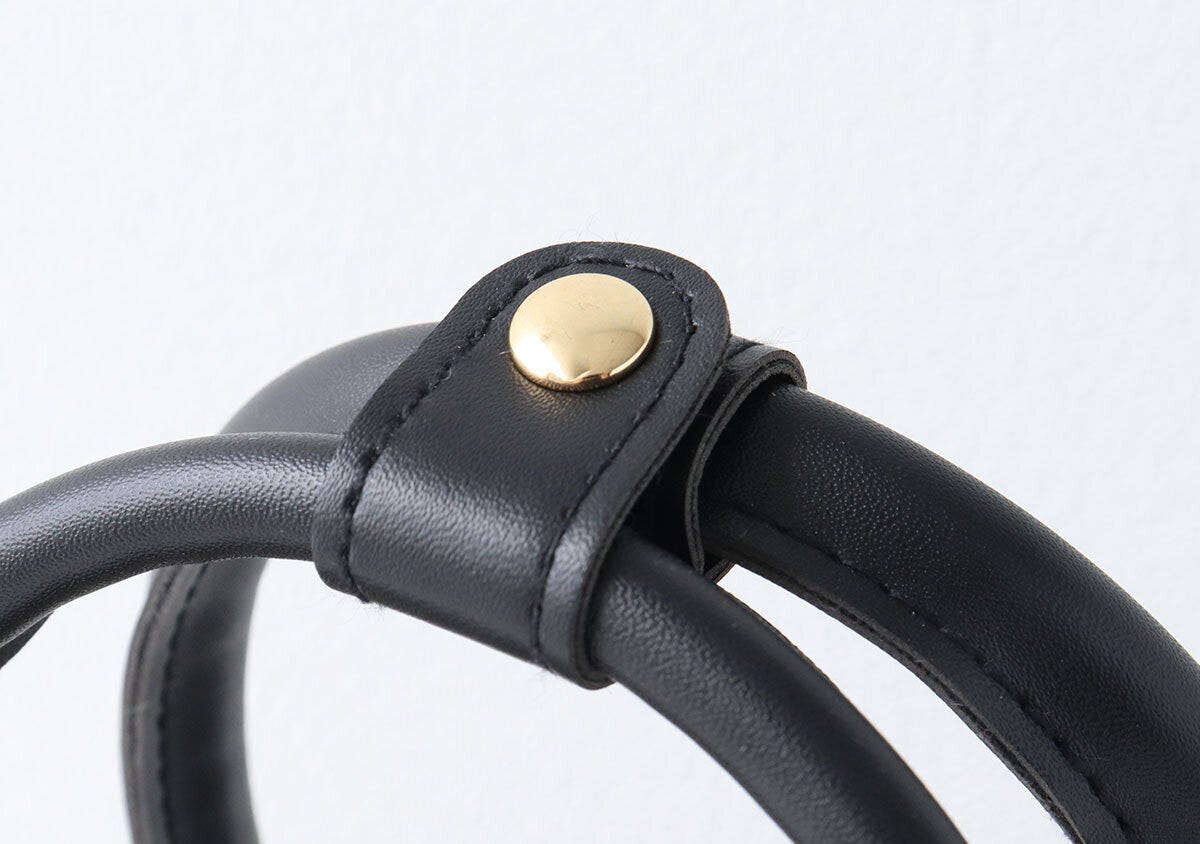 宝島社ムック付録のánuans（アニュアンス）レザー調ボストンショルダーバッグ4