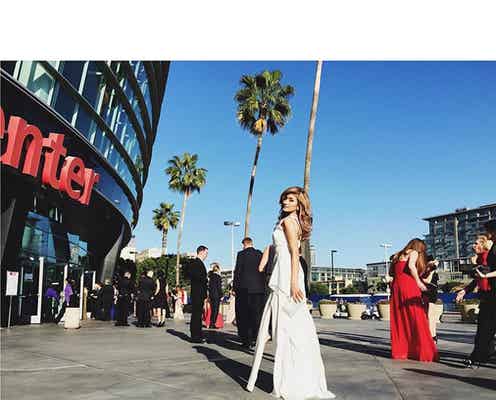 ローラ、グラミー賞現地会場へ ドレスアップで圧巻オーラ放出
