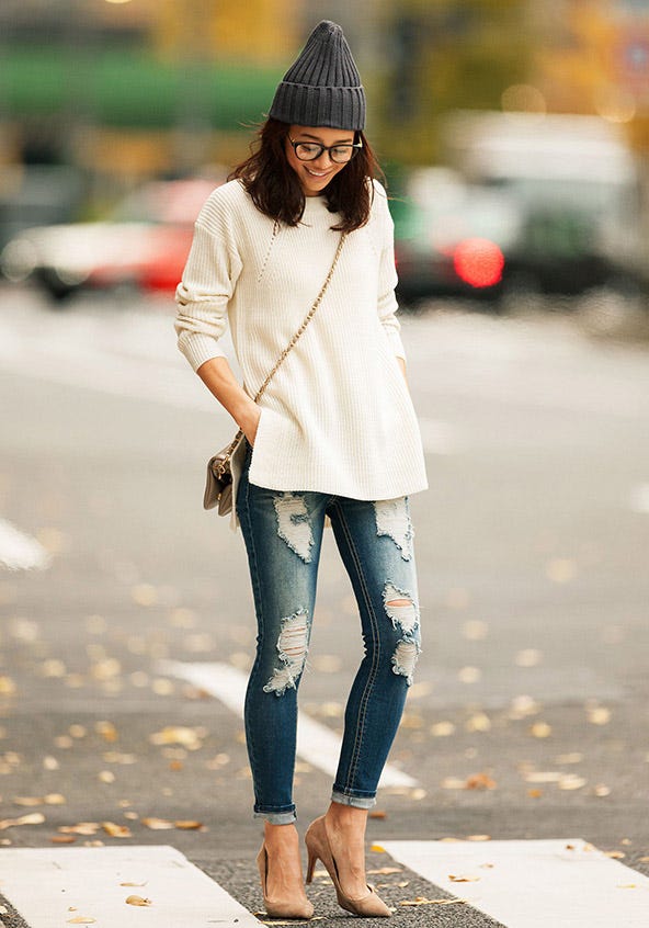 裾スリット片畦アイレットバルキーニット+ハードブロークン カラースキニーパンツ「STYLEST」7,000円(税別)/画像提供:STYLEST