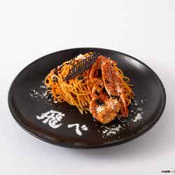 烏野高校 渡り蟹のトマトクリームパスタ 税込1,590円(C)古舘春一/集英社・「ハイキュー!!」製作委員会