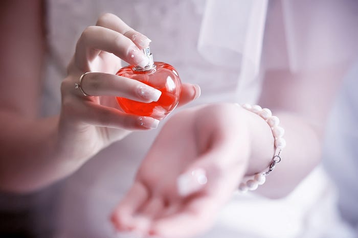 あなたの「さりげない変化」に気付いてくれたら、愛情の証かも(Photo by TitovStudio)