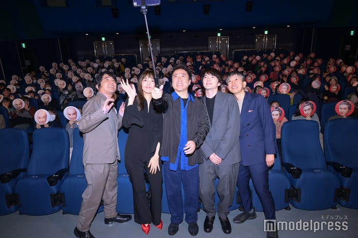 本多力、川口春奈、ムロツヨシ、林遣都、河合勇人監督(C)モデルプレス