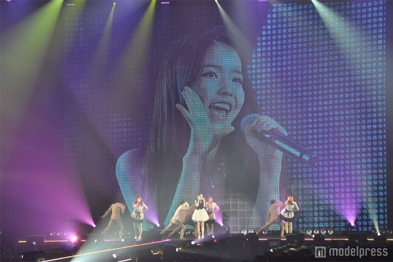 ライブを披露したIU（アイユー）