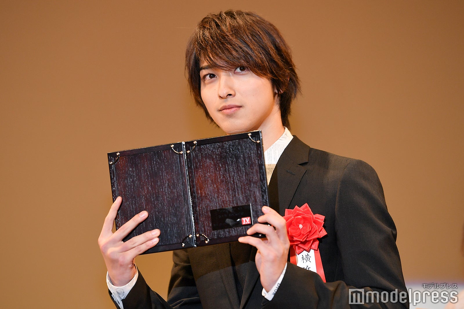 みんなに見せてくれる横浜流星（C）モデルプレス