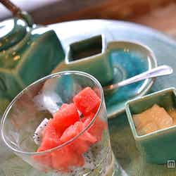 施術後は、ハーブティとフルーツヨーグルトでほっと一息