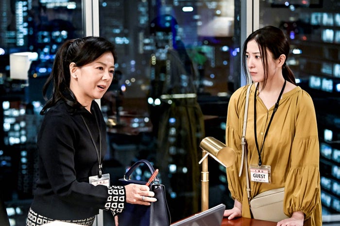 薬師丸ひろ子、吉高由里子/「最愛」第2話より(C)TBS