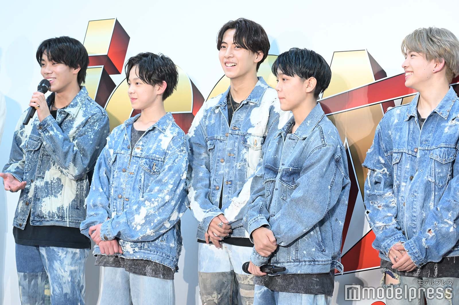 （左から）岩城星那、難波碧空、中村竜大、百田隼麻、山田晃大 （C）モデルプレス