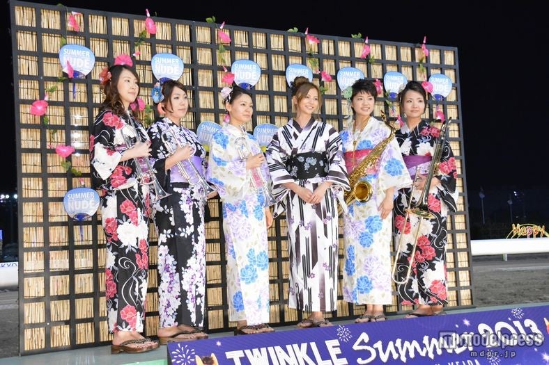 香里奈（中央）