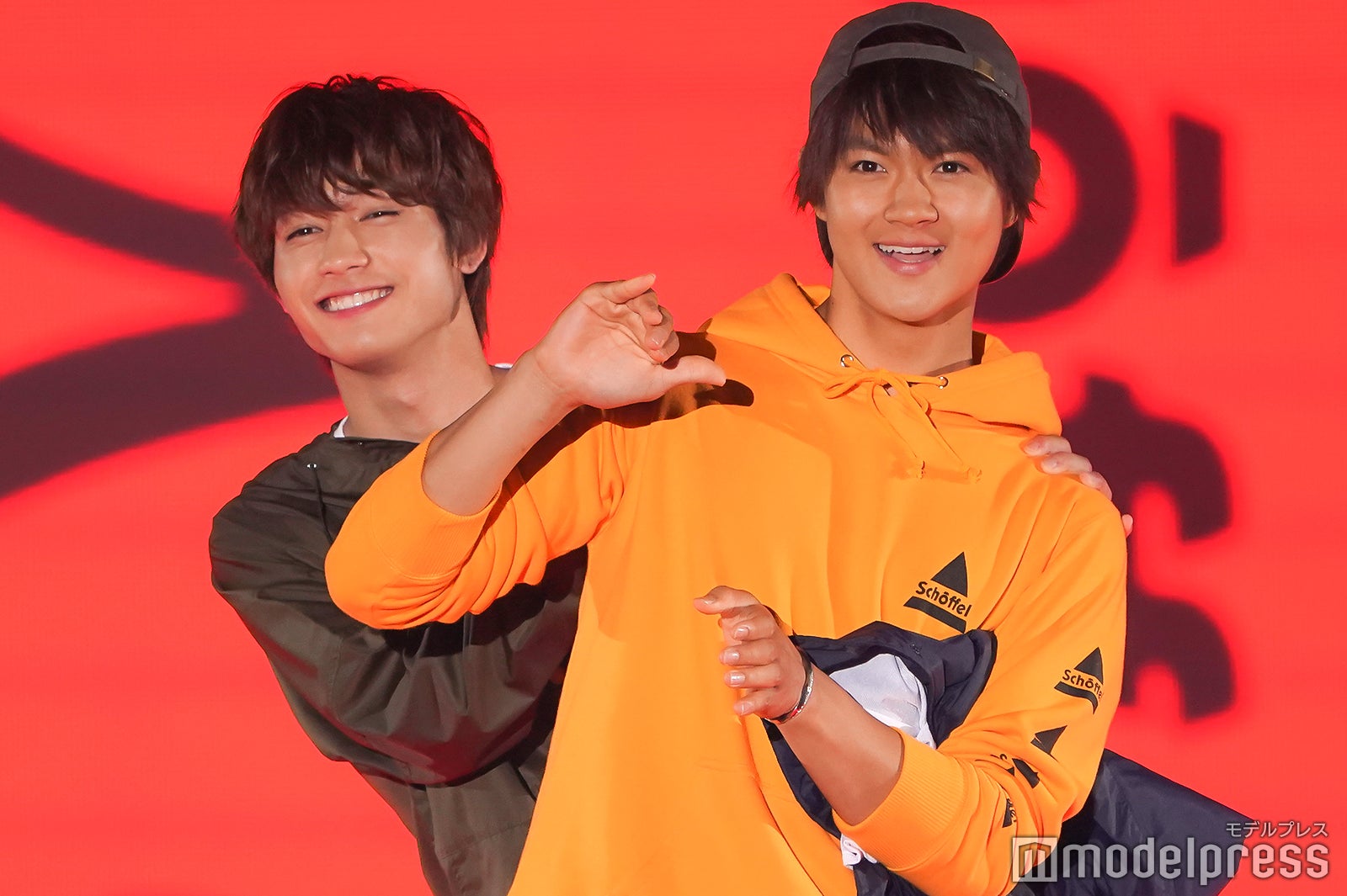 M!LK佐野勇斗＆板垣瑞生「いた！ちゃの！です！」からの「ひょっこりはん！」お茶目なコンビが可愛すぎる＜GirlsAward 2018 S／S ＞