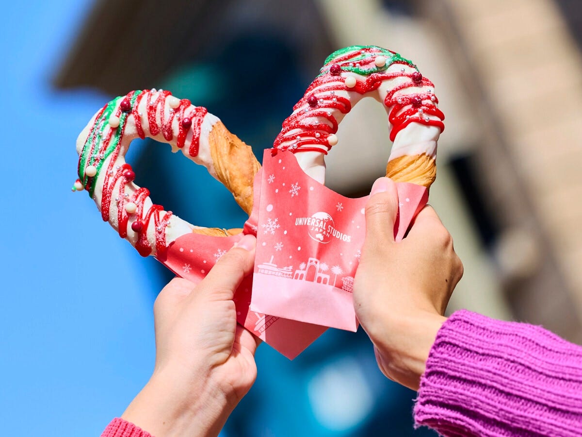 2個を画像のように持てばハート型になりますよ　画像提供：ユニバーサル・スタジオ・ジャパン