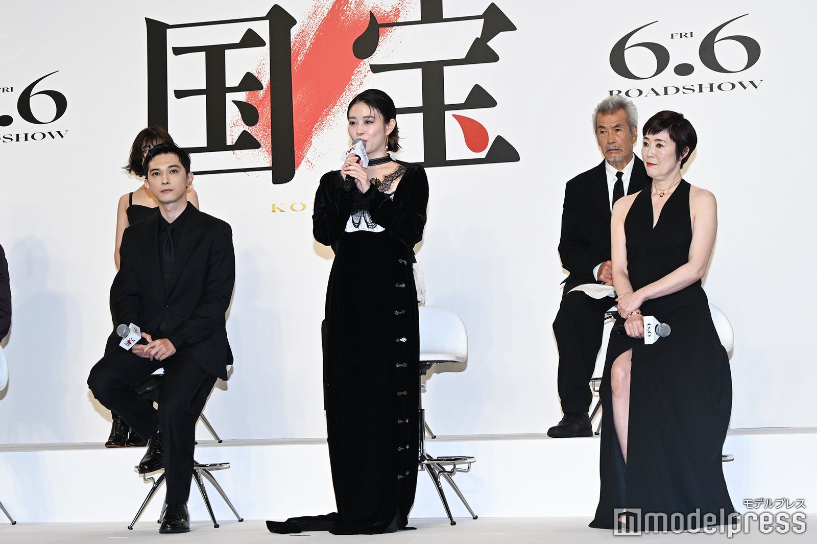 吉沢亮、高畑充希、寺島しのぶ（C）モデルプレス