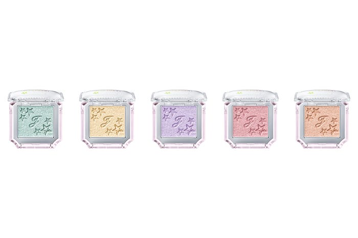 (左から)「ドリーミーシマー アイシャドウ 01 poison candy 」<メインカラー>、「同 02 the greatest pierrot」、「同 03 fairy light parade」、「同 04 dear heroine」、「同 05 secret marquee」(C)JILL STUART Beauty