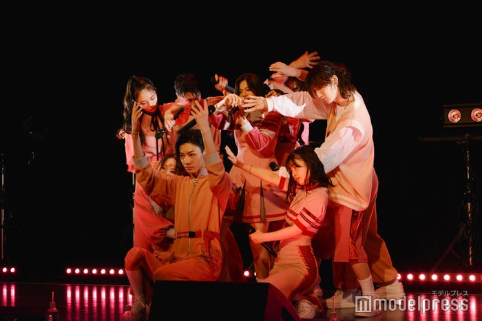 ONE LOVE ONE HEART(C)モデルプレス