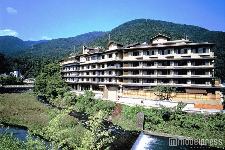 「ホテル河鹿荘」外観／画像提供：ホテル河鹿荘