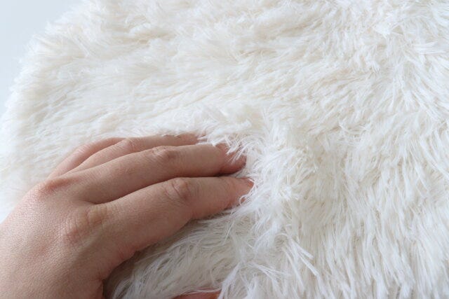 セリア 長毛ボアシートクッション セリアのゴージャスな長毛ボアシートクッション