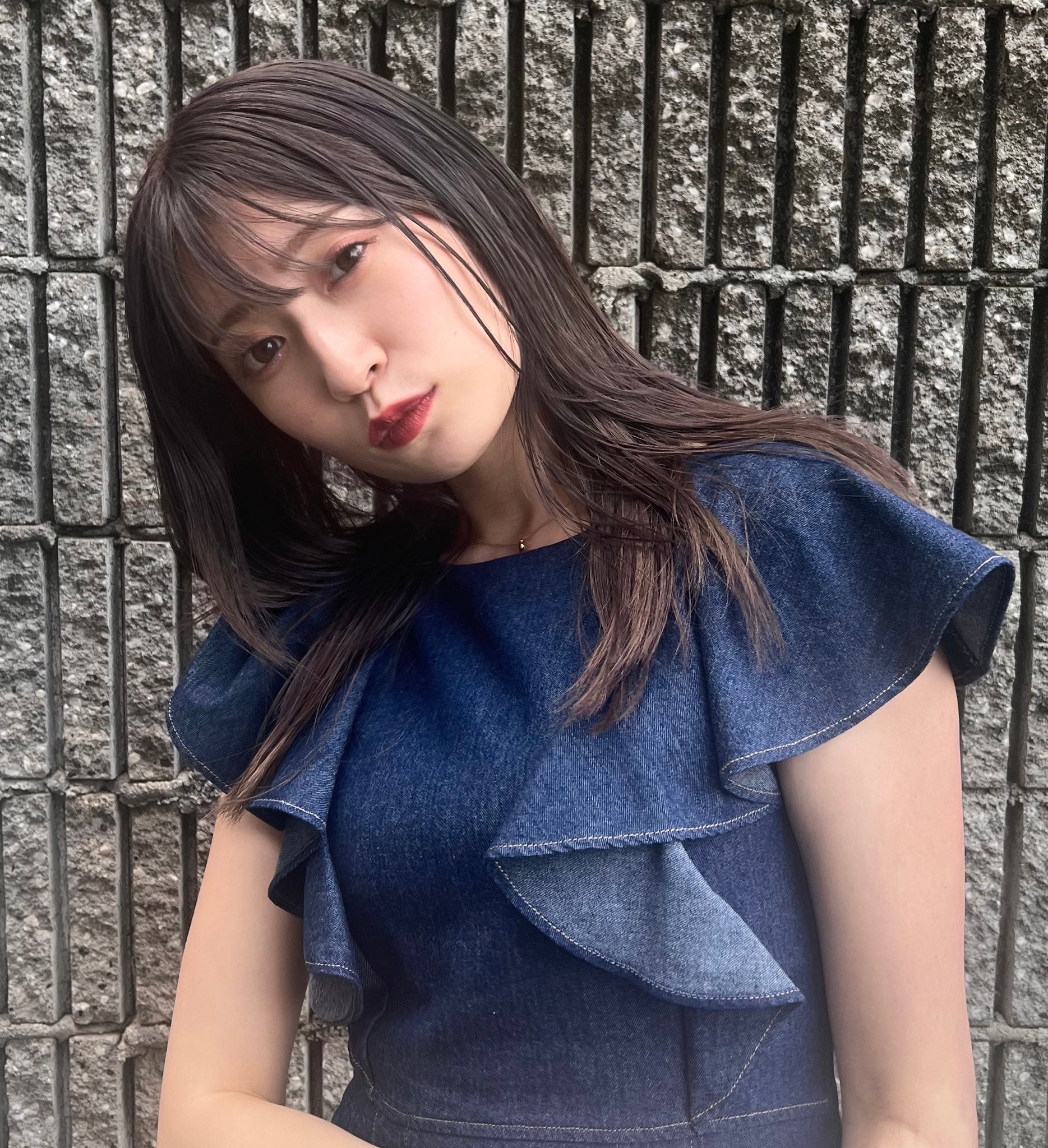 吉田朱里、暗髪イメチェンで雰囲気ガラリ「大人っぽい」「美しい」の声