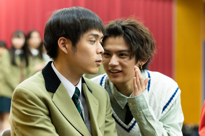 細田佳央太、藤原大祐 「もしも、イケメンだけの高校があったら」より(C)テレビ朝日