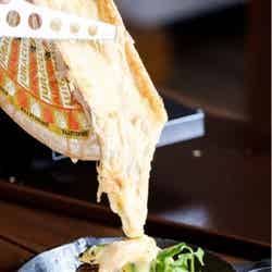 「ラクレットチーズ」を使った料理がおすすめ/画像提供:Globridge
