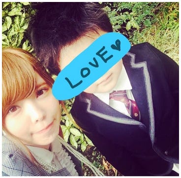 息子・りおん君の卒園を祝福/益若つばさオフィシャルブログ(Ameba)より