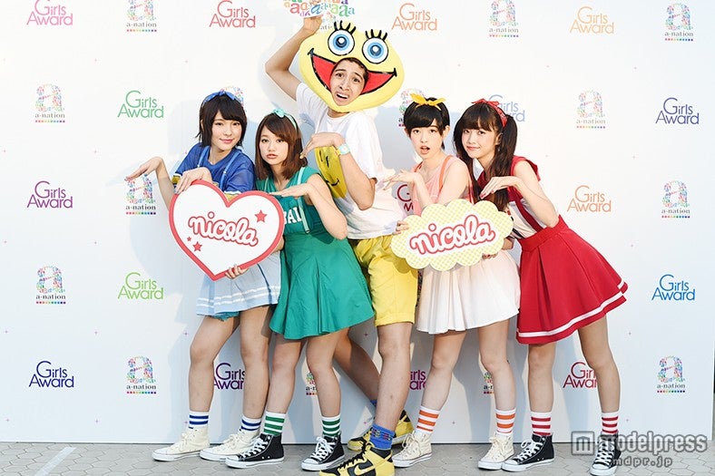 けみお＆アミーガチュ（左より）清水せれな、永井美夕、けみお、寺門いずみ、佐藤優津季