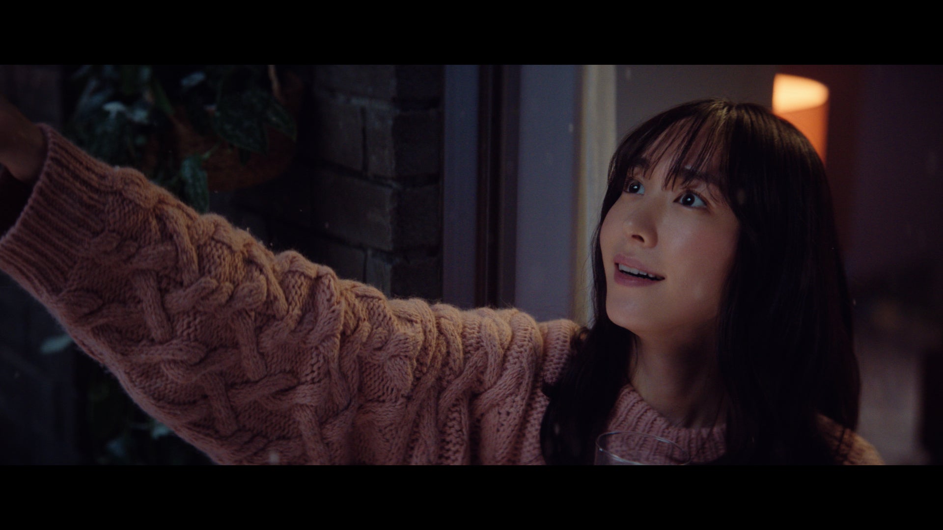 新垣結衣新CM「2022年もおつかれ生です」篇より（提供写真）