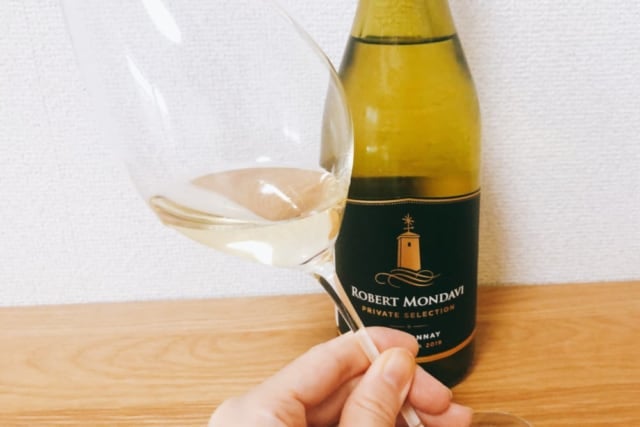 ロバート・モンダヴィ・シャルドネ ワインの色
