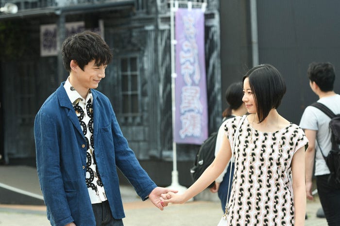 坂口健太郎、大西礼芳/「ごめん、愛してる」第4話より(画像提供:TBS)