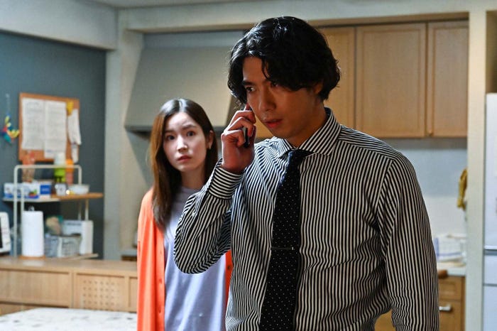 蓮佛美沙子、賀来賢人 「マイファミリー」最終話より(C)TBS