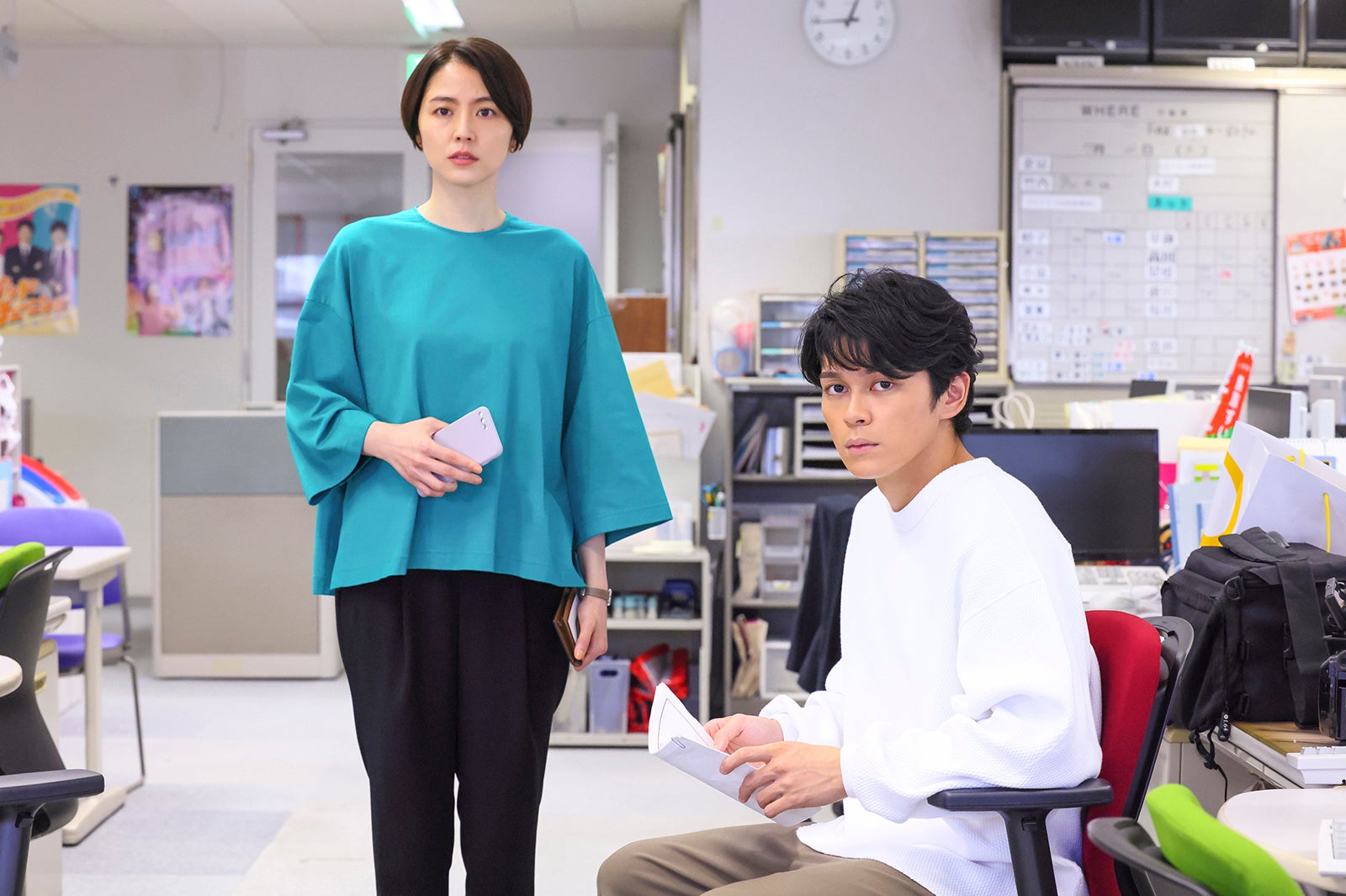 ＜エルピスー希望、あるいは災いー 第2話＞恵那、事件調査に踏み出す 思いもよらない電話とは？