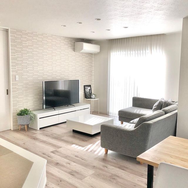 モノトーン リビングダイニングのインテリア実例 もっとおしゃれにするためのヒント モデルプレス