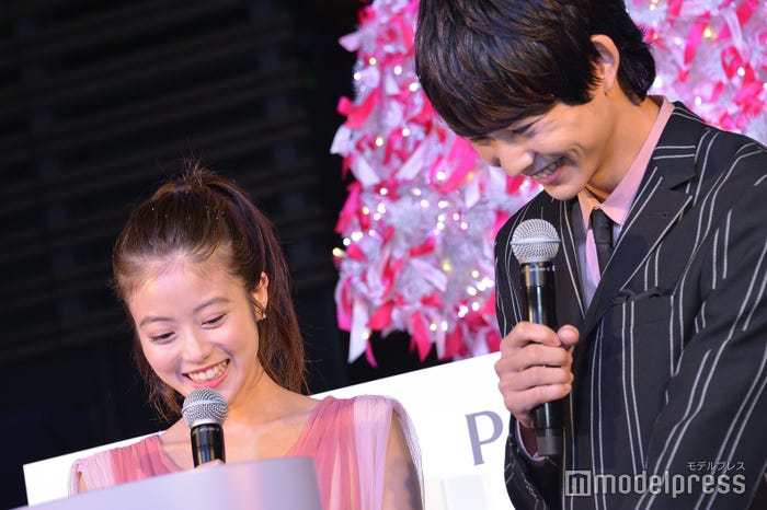 今田美桜、鈴木仁 (C)モデルプレス