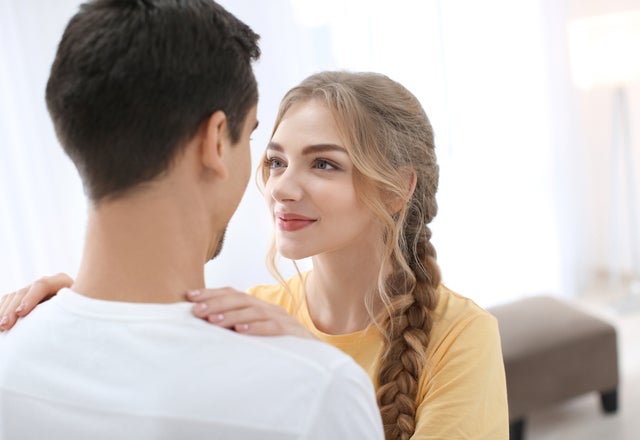 していいよのサイン 女性が キスをされたい時にする仕草 4つ モデルプレス していいよのサイン 女性が キスをされたい時にする仕草 4つ モデルプレス