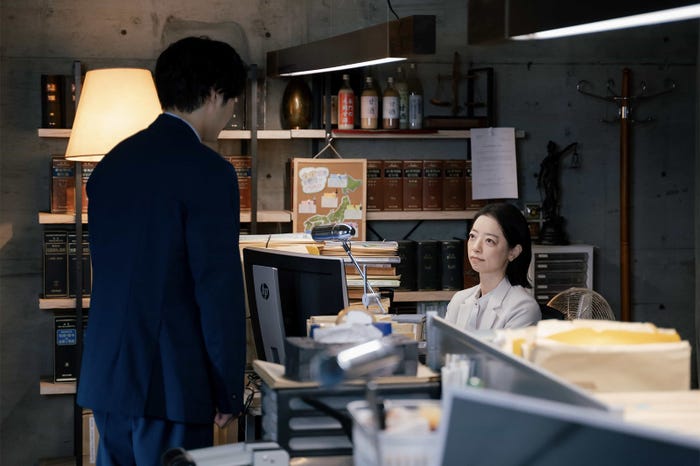 磯村勇斗、市川実和子「僕達はまだその星の校則を知らない」第1話(C)フジテレビ