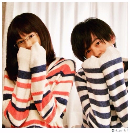 桐谷美玲・成田凌の萌え袖2ショットが「可愛すぎて倒れる」“ひとパー”ファン悶絶