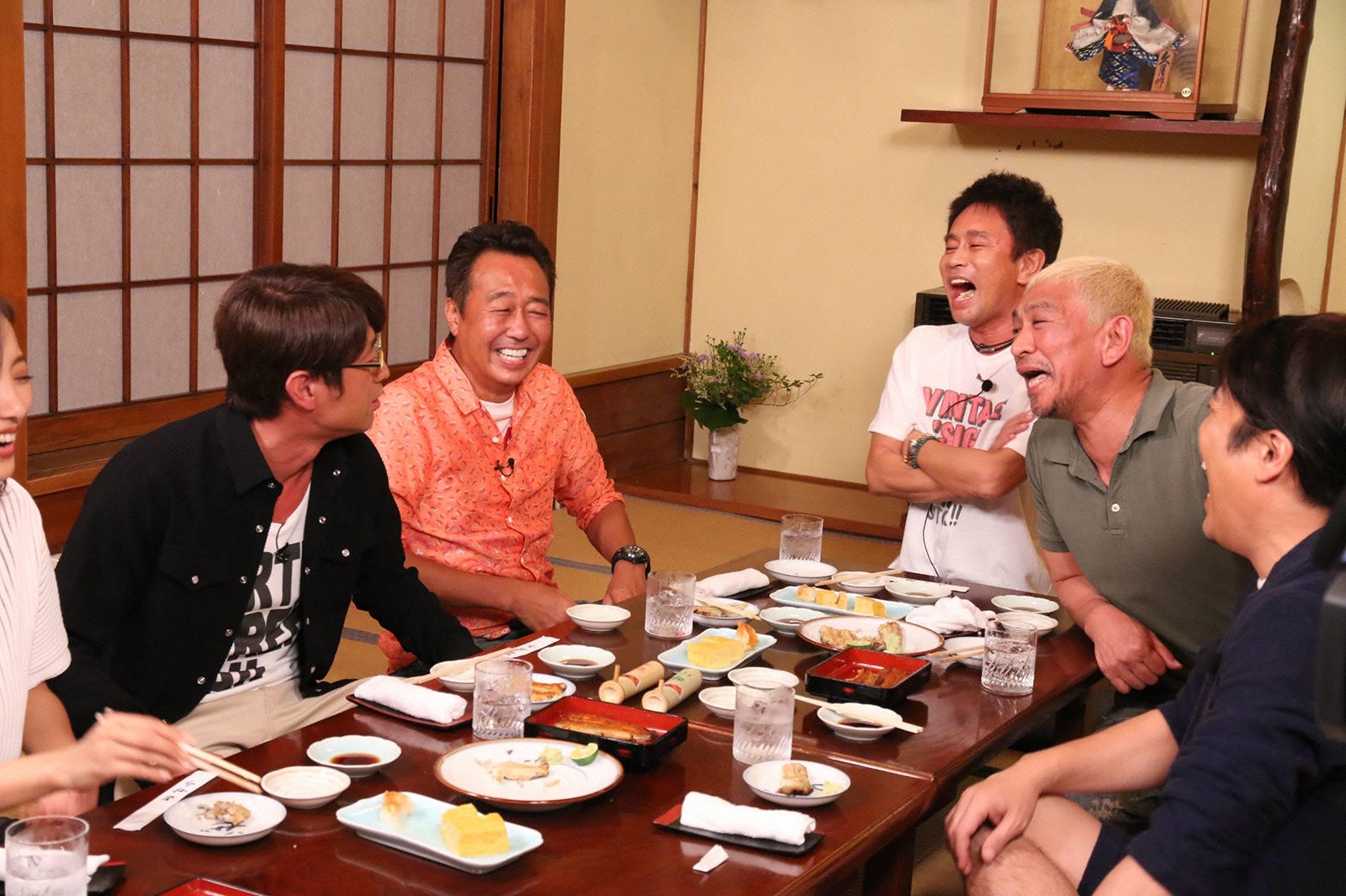 盛り上がる一同（C）フジテレビ