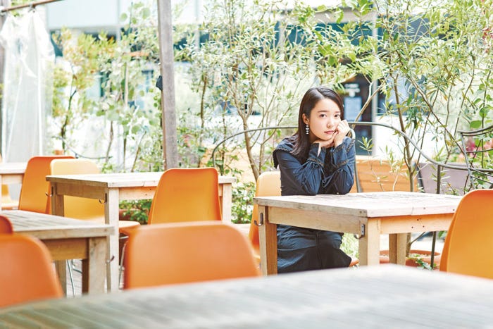 上白石萌音「東京グラフィティ」2021年10月号より(提供写真)