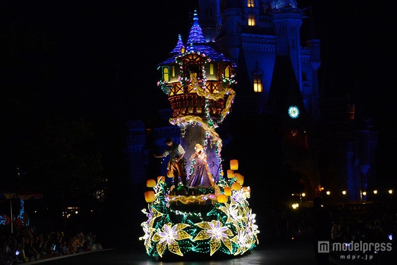 ラプンツェル初登場、リニューアルした「エレクトリカルパレード」初お披露目