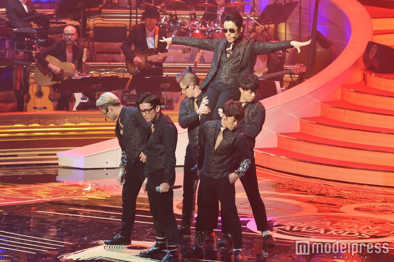 オリラジ率いるRADIO FISH、レコ大でピコ太郎がエール「共演NGを出してるはずなんですが…」＜レコ大＞