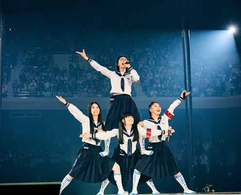 新しい学校のリーダーズ、初の武道館公演で1万2000人圧倒 SUZUKAが涙・新たな発表も<ライブレポ・セットリスト>