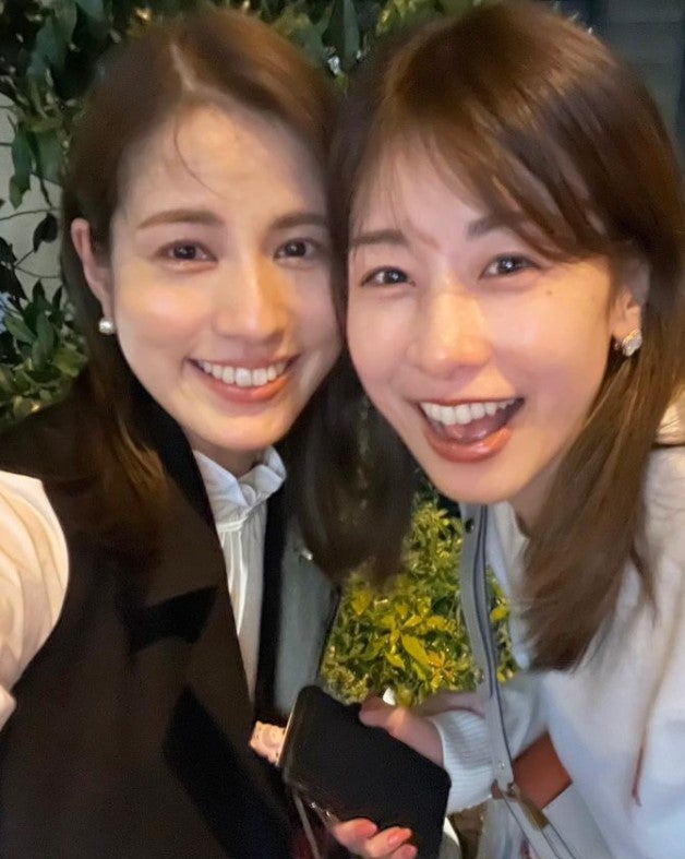 休業中・加藤綾子、フジ永島優美アナとの密着ショット公開「美しい」「素敵な関係」と話題