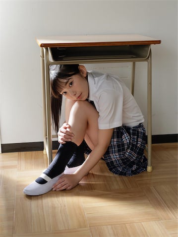 “合法ロリ”長澤茉里奈、青山裕企とコンプレックスを語る「自分の笑った顔を見てブスだと思っていました」