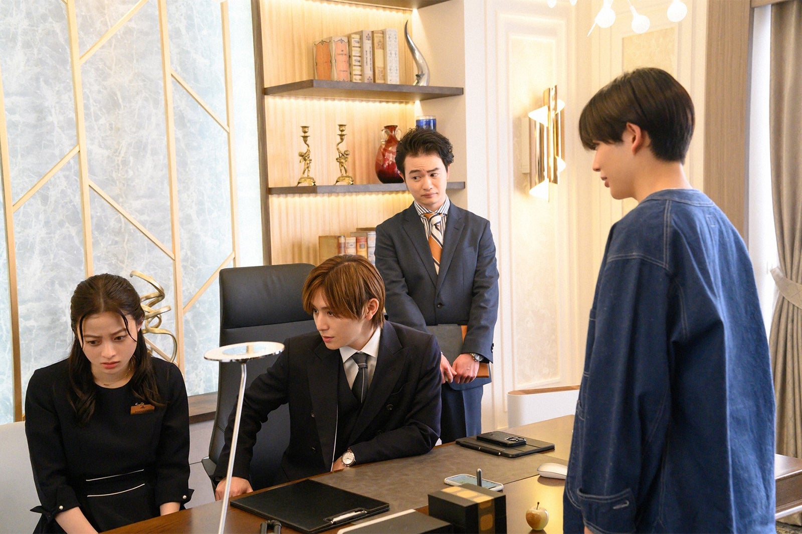 橋本環奈、山田涼介、森永悠希、長尾謙杜／「王様に捧ぐ薬指」第4話より（C）TBS