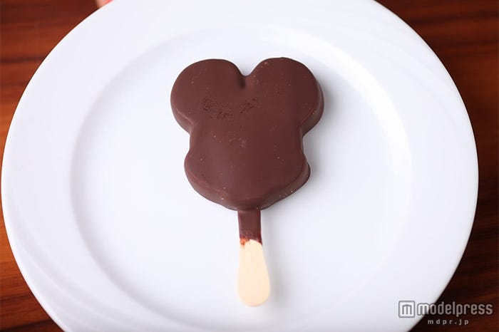 ミッキー・シェイプのアイスクリーム($3.50)