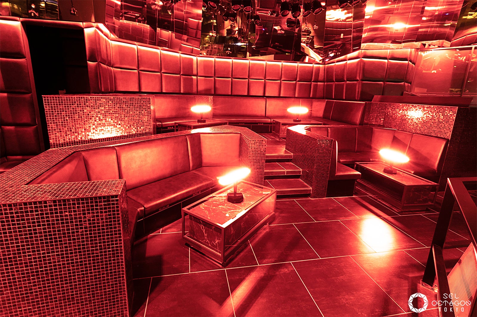 VIPのテーブルは全9席（画像提供：avex）