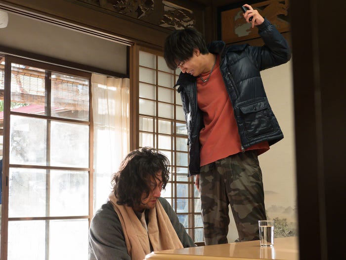 浅野忠信、永瀬廉(C)NHK