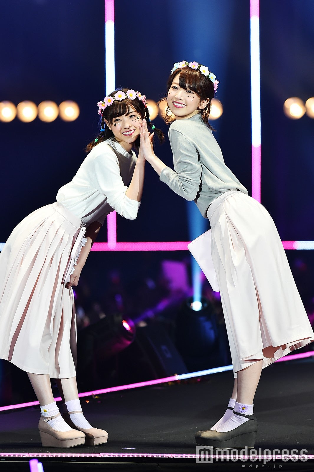 西野七瀬、橋本奈々未（C）モデルプレス