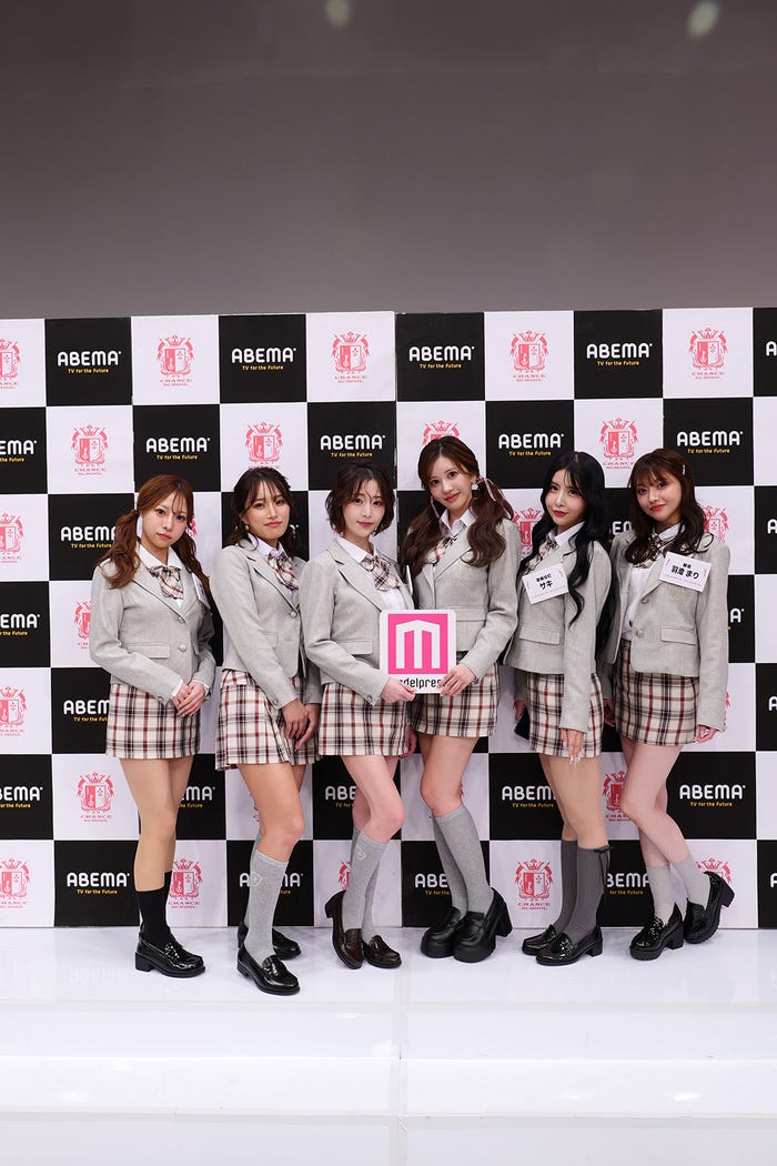 (左から)楓、七彩はる、天海りこ、りぼん、サキ、羽澄まり(提供写真)