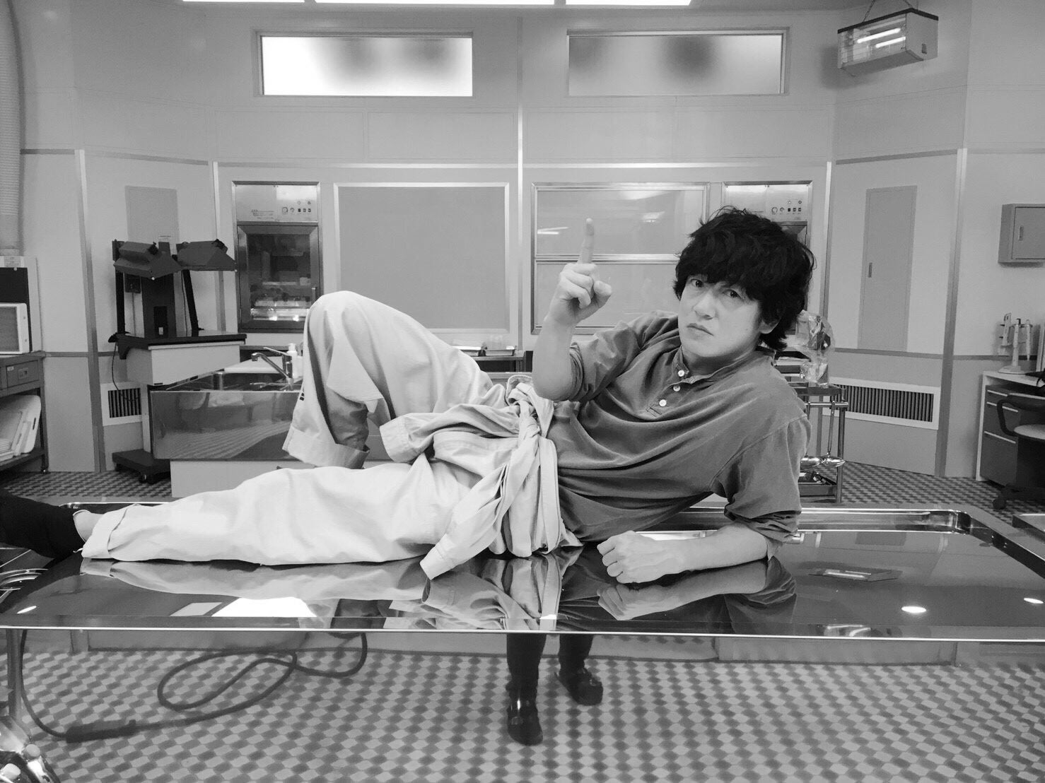 井浦新「アンナチュラル」トレンド入りで「MIU404までイッキ見」勧める “中堂さん”オフショットも公開でファン歓喜