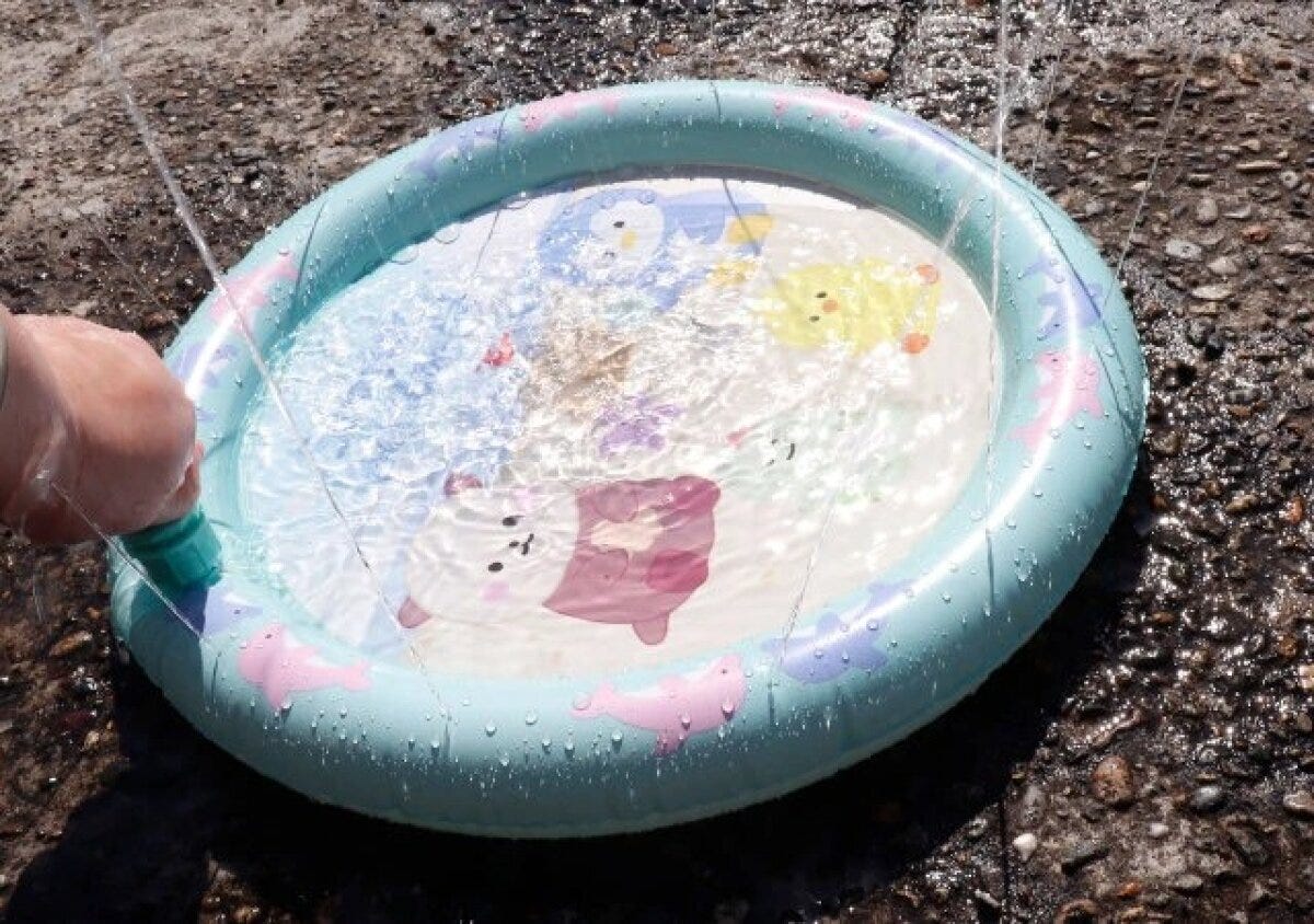 ダイソー　噴水マット（直径約50cm）　使用例